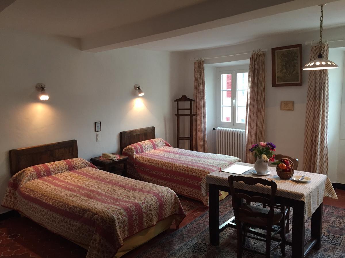 Des Seigneurs Hotel