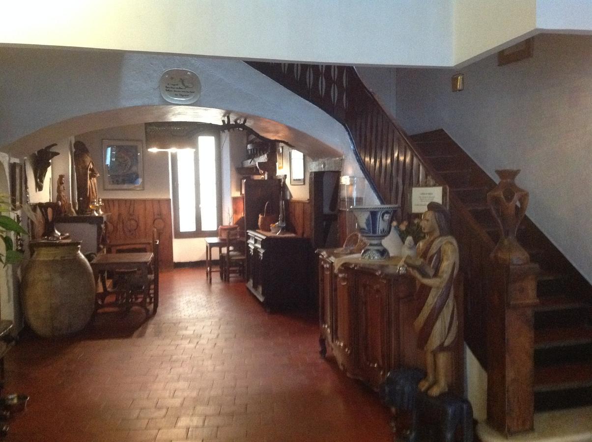 Hotel Des Seigneurs 2*